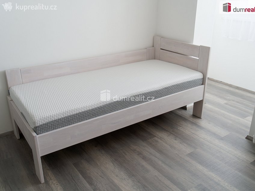 Pronájem bytu 1+kk 32 m^2 Děčínská, Praha 8 