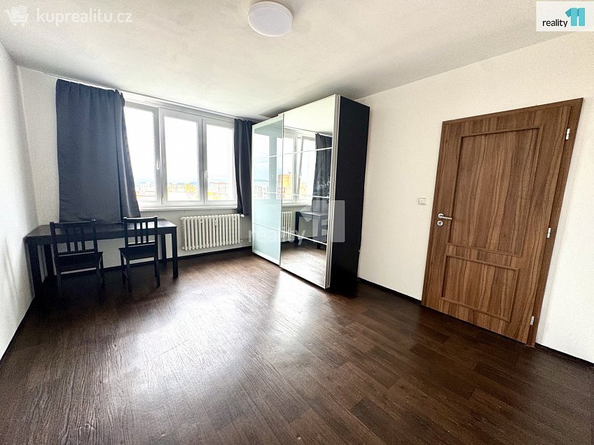 Pronájem bytu 2+kk 48 m^2 Zárubova, Praha 12 