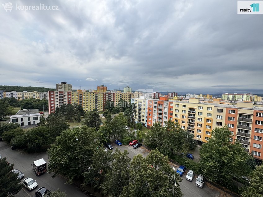 Pronájem bytu 2+kk 48 m^2 Zárubova, Praha 12 