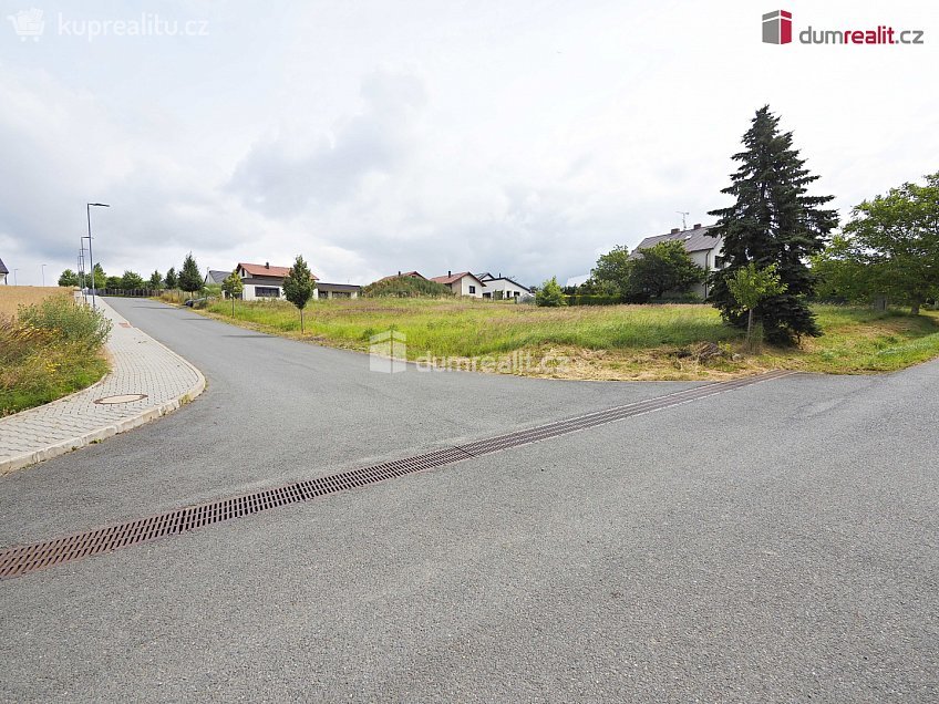 Prodej  stavebního pozemku 2126 m^2 Úzká, Struhařov 