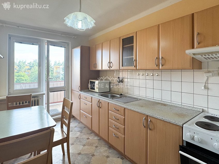 Pronájem bytu 3+1 77 m^2 E. Beneše, České Budějovice 
