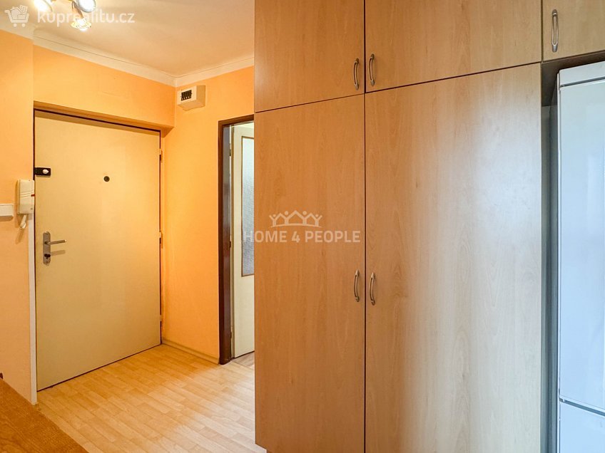 Pronájem bytu 3+1 77 m^2 E. Beneše, České Budějovice 