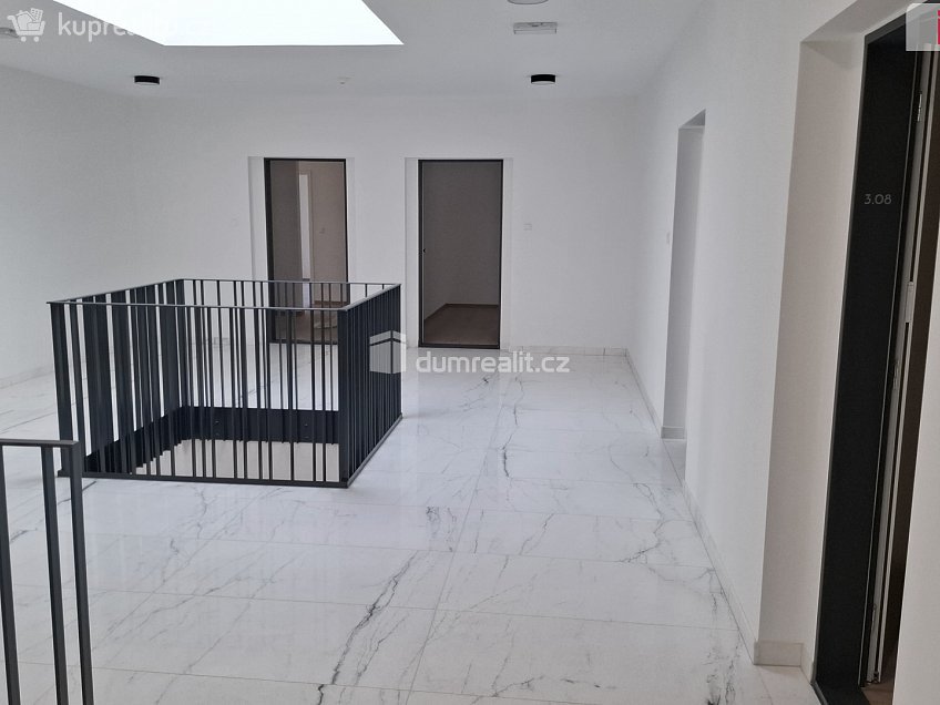 Pronájem bytu 2+kk 61 m^2 Plaská, Plzeň 