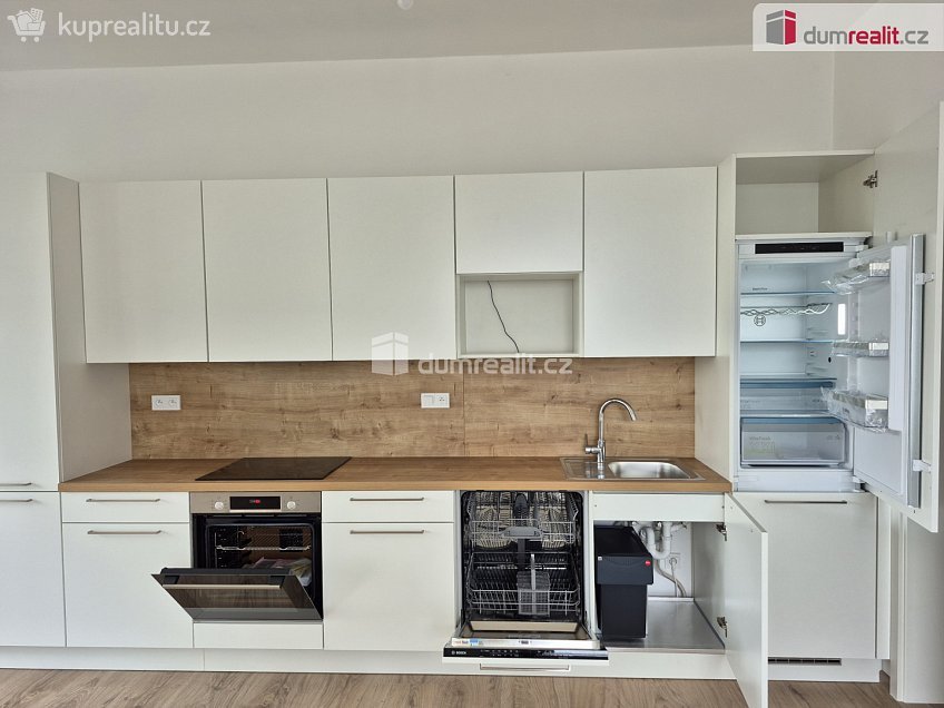 Pronájem bytu 2+kk 61 m^2 Plaská, Plzeň 