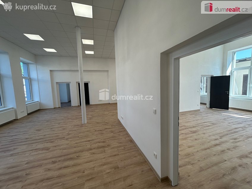 Pronájem  kanceláře 194 m^2 Polepská, Kolín 