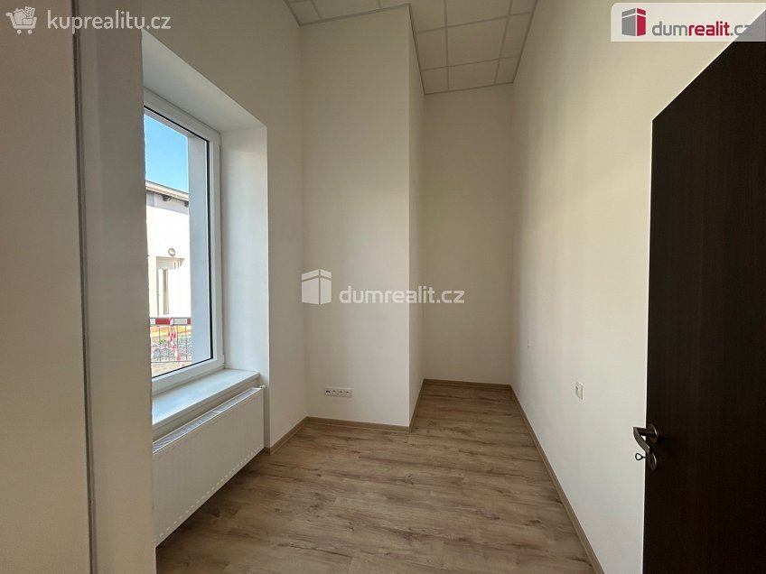 Pronájem  kanceláře 194 m^2 Polepská, Kolín 