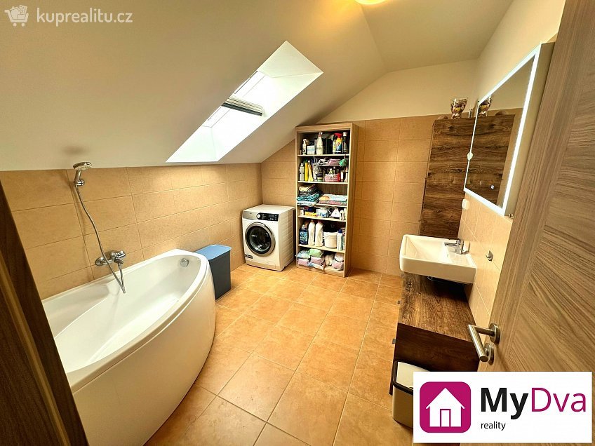 Prodej bytu 3+kk 77 m^2 Staré vinice, Znojmo 