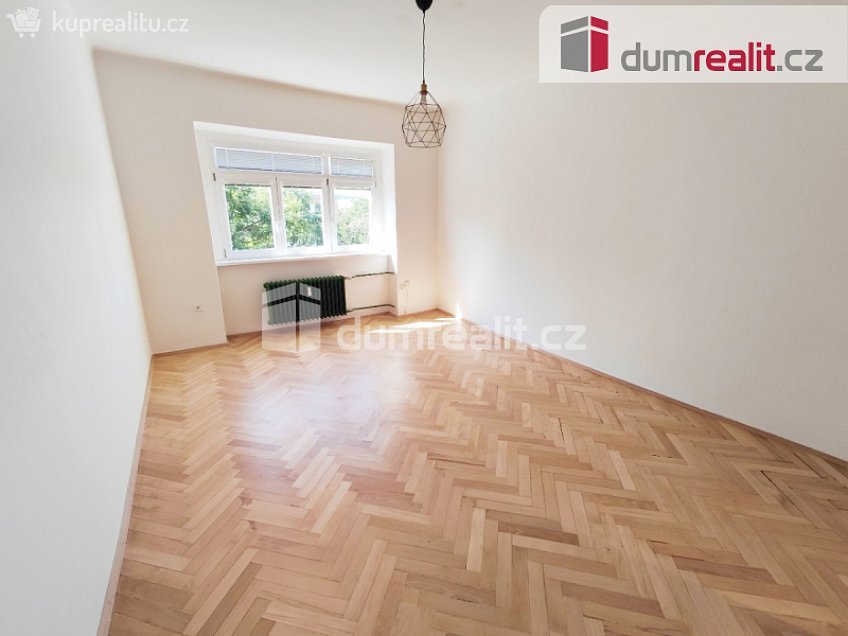 Pronájem bytu 2+1 65 m^2 28. pluku, Praha 10 