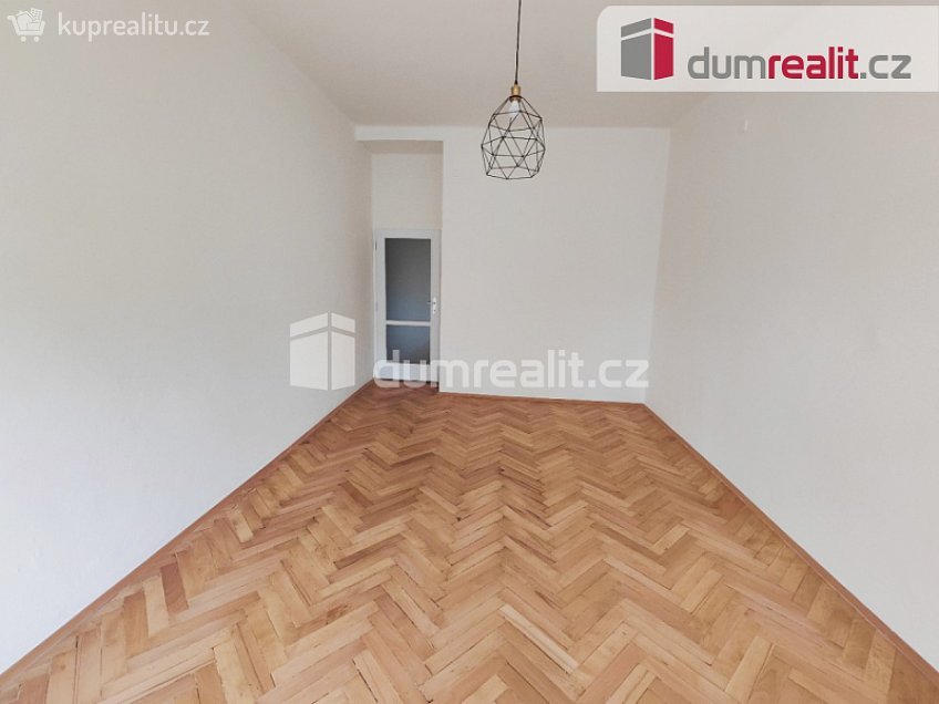 Pronájem bytu 2+1 65 m^2 28. pluku, Praha 10 