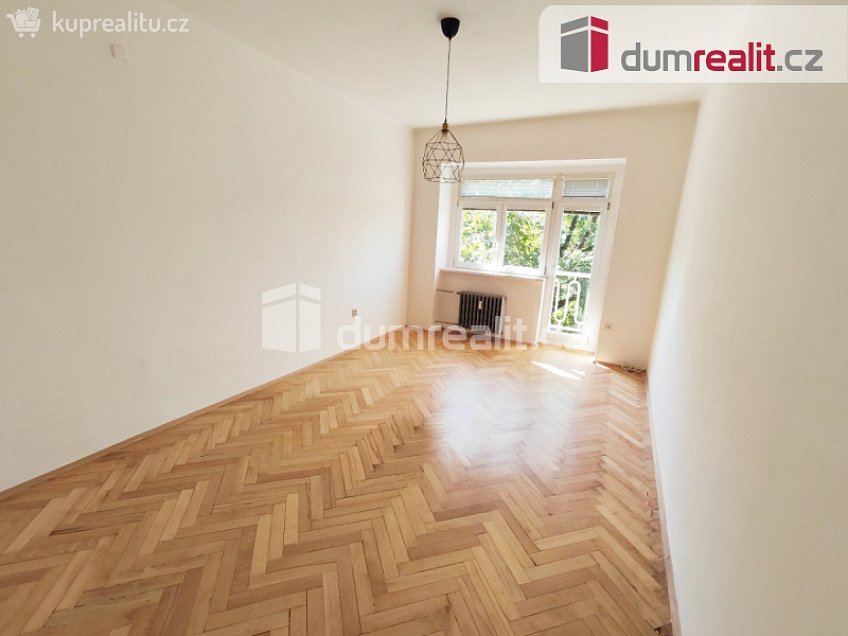 Pronájem bytu 2+1 65 m^2 28. pluku, Praha 10 