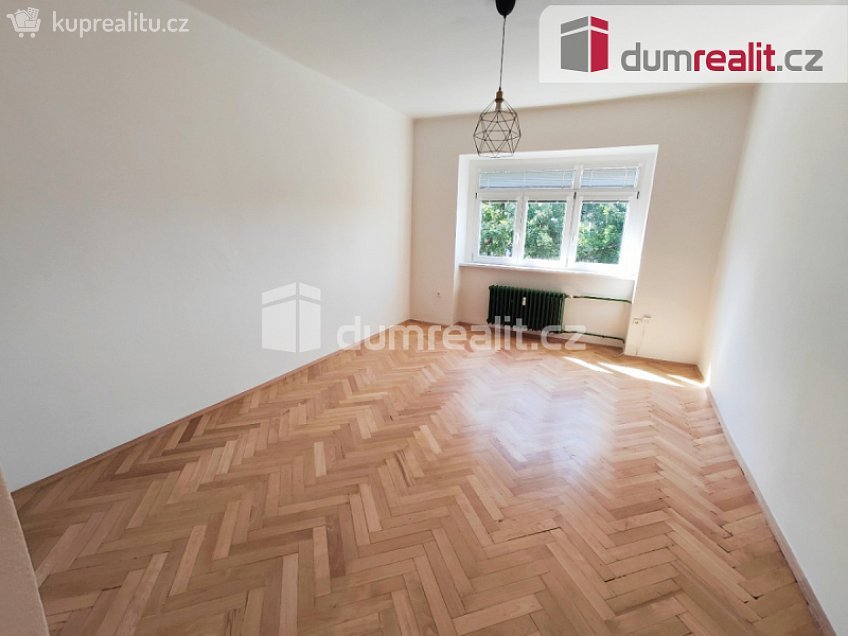 Pronájem bytu 2+1 65 m^2 28. pluku, Praha 10 
