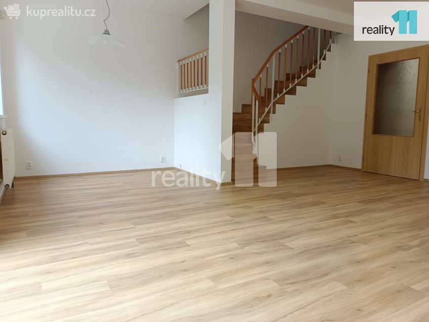 Pronájem  rodinného domu 149 m^2 Menšíkova, Praha-Satalice 