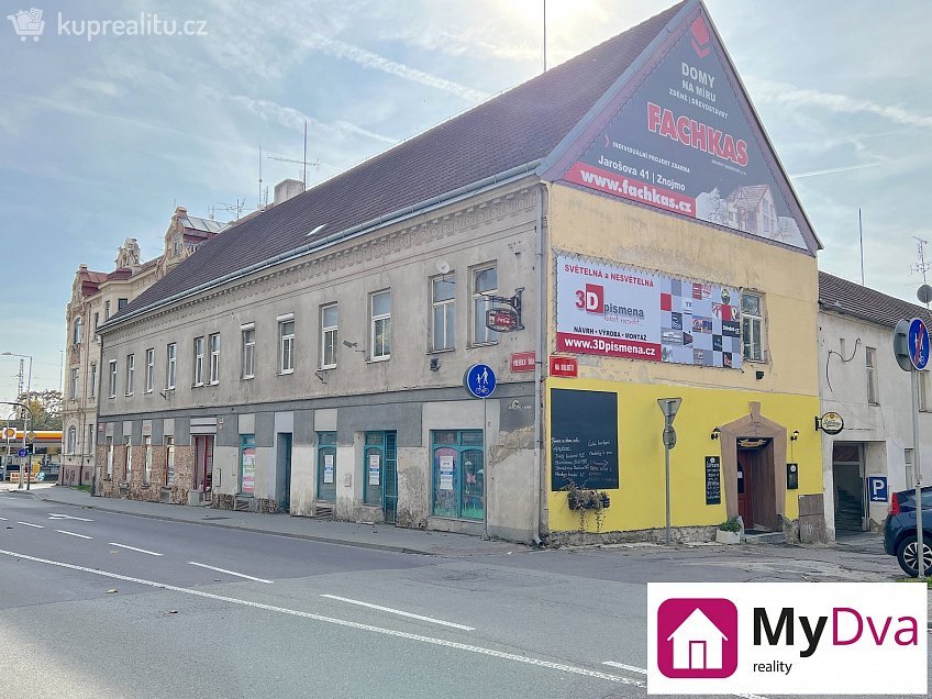 Pronájem  obchodních prostor 13 m^2 Vídeňská třída, Znojmo 