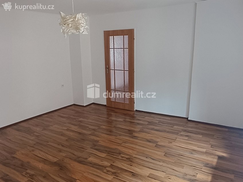 Pronájem bytu 2+1 80 m^2 Křížová, Děčín 