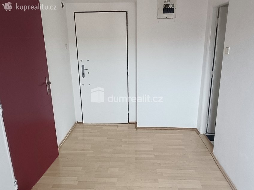 Pronájem bytu 2+1 80 m^2 Křížová, Děčín 