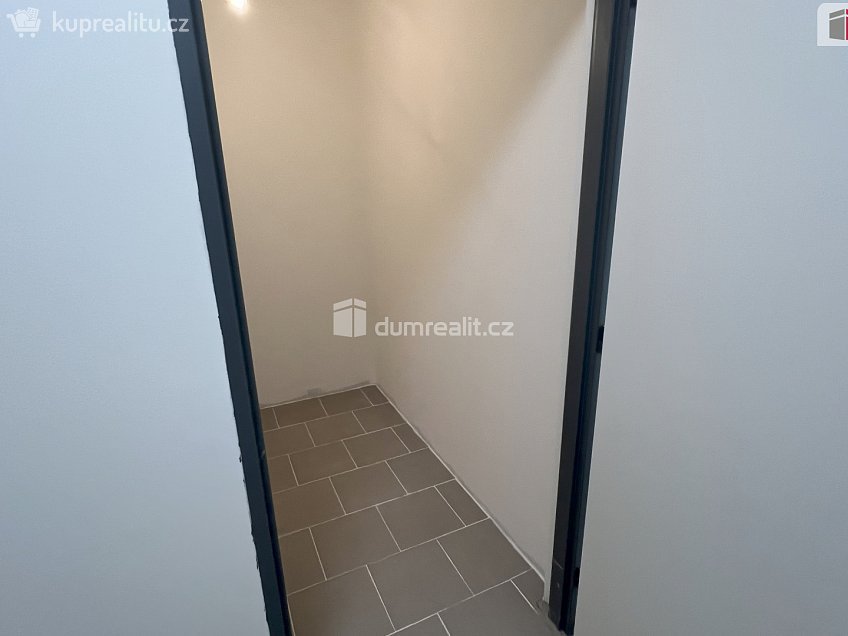 Pronájem bytu 1+kk 47 m^2 Uhlířské Janovice, Uhlířské Janovice 