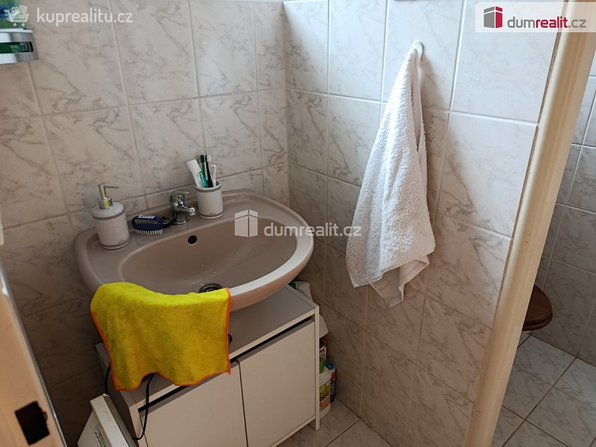 Pronájem bytu 2+kk 50 m^2 Pod hájem, Praha 5 