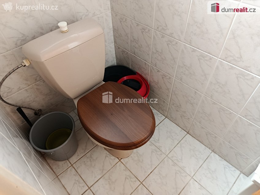 Pronájem bytu 2+kk 50 m^2 Pod hájem, Praha 5 