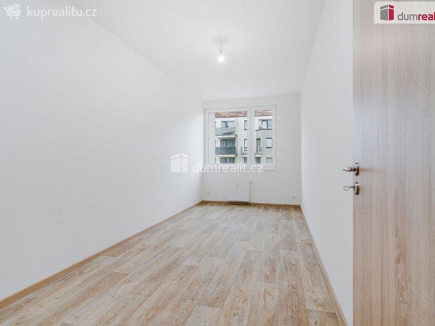 Pronájem bytu 2+kk 52 m^2 Zakšínská, Praha 9 