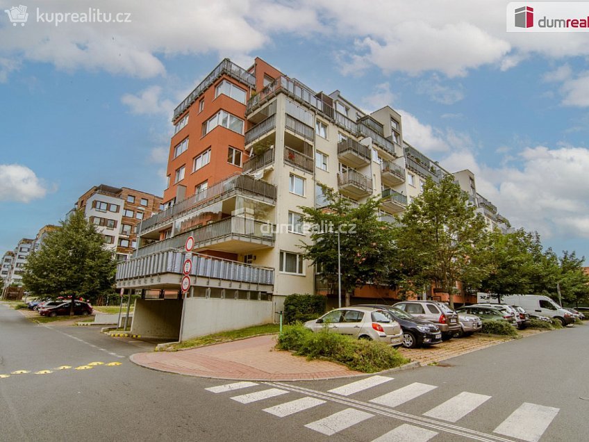 Pronájem bytu 2+kk 52 m^2 Zakšínská, Praha 9 