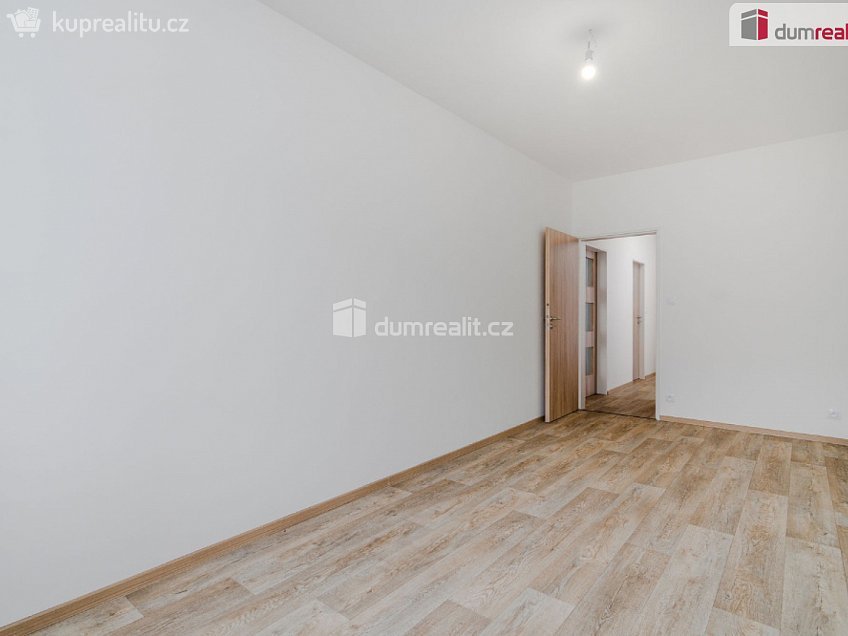 Pronájem bytu 2+kk 52 m^2 Zakšínská, Praha 9 