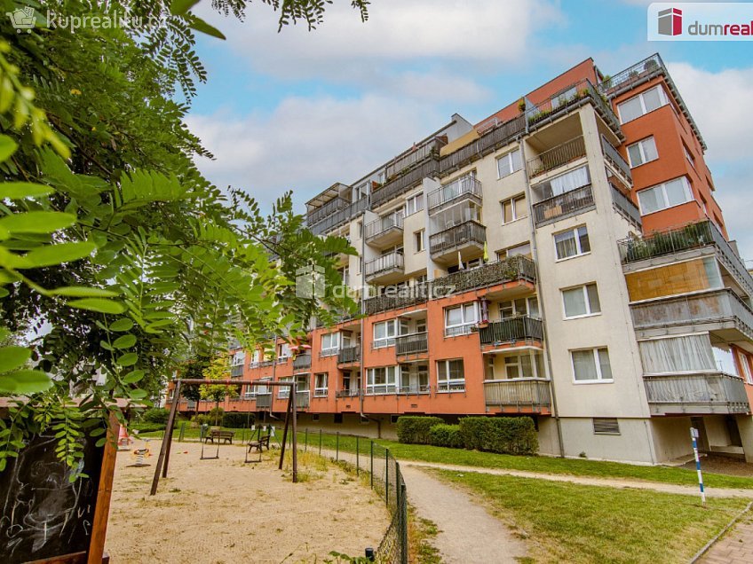 Pronájem bytu 2+kk 52 m^2 Zakšínská, Praha 9 