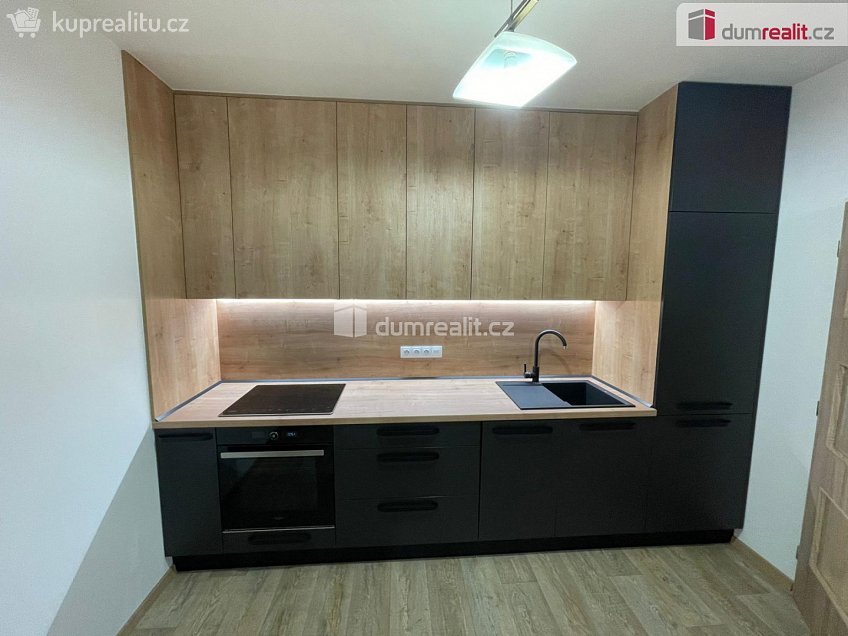 Pronájem bytu 2+kk 52 m^2 Zakšínská, Praha 9 