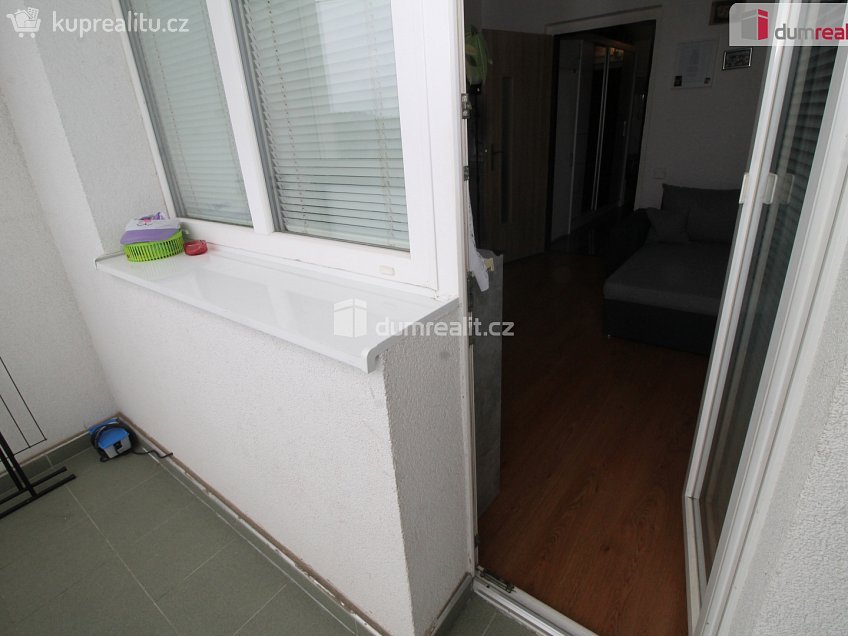Prodej bytu 3+1 64 m^2 Sídliště, Rotava 