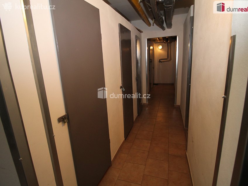 Prodej bytu 3+1 64 m^2 Sídliště, Rotava 