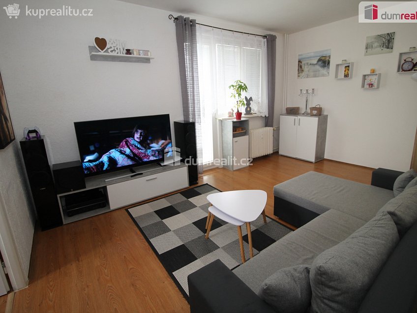 Prodej bytu 3+1 64 m^2 Sídliště, Rotava 