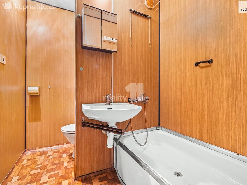 Prodej bytu 2+kk 42 m^2 Dvořákova, Děčín 