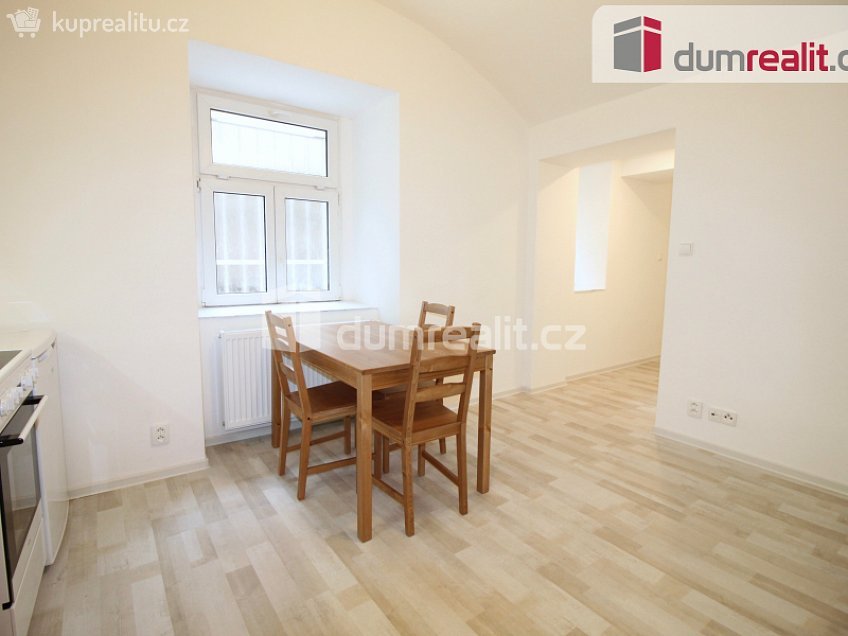 Pronájem bytu 1+1 30 m^2 Svornosti, Praha 5 