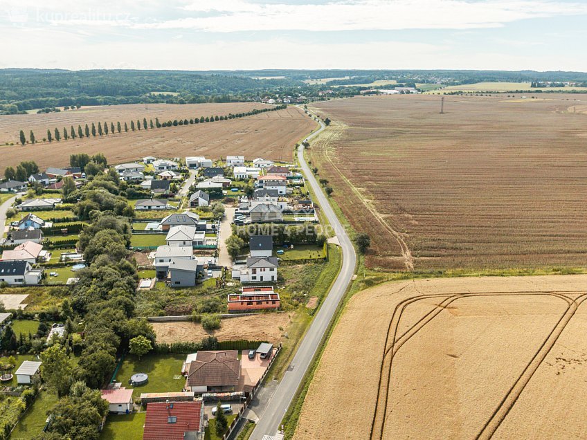 Prodej  stavebního pozemku 1133 m^2 K Polníku, Křenice 