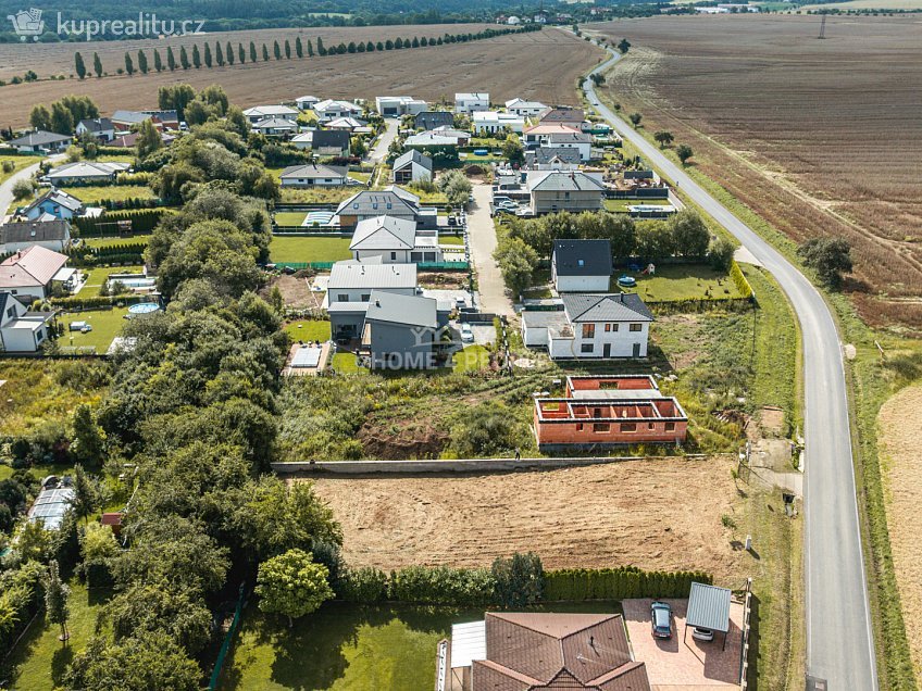 Prodej  stavebního pozemku 1133 m^2 K Polníku, Křenice 