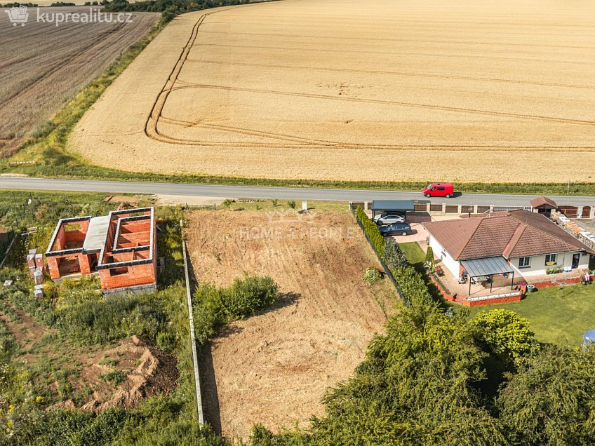 Prodej  stavebního pozemku 1133 m^2 K Polníku, Křenice 