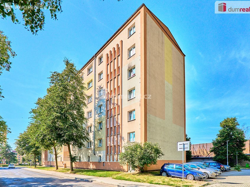 Prodej  obchodních prostor 35 m^2 Revoluční, Chodov 