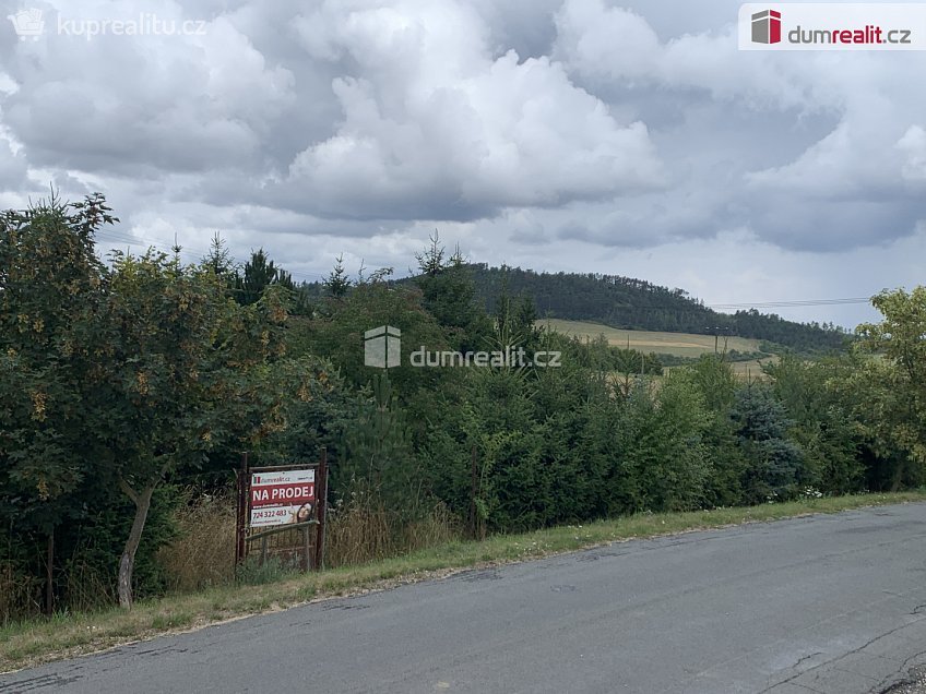 Prodej  stavebního pozemku 4059 m^2 Tmaň, Tmaň 