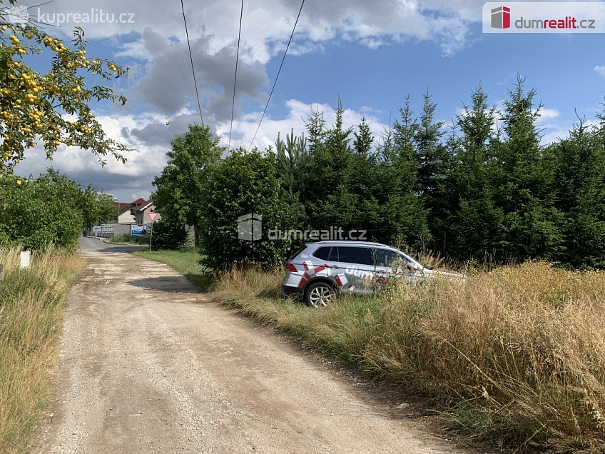 Prodej  stavebního pozemku 4059 m^2 Tmaň, Tmaň 