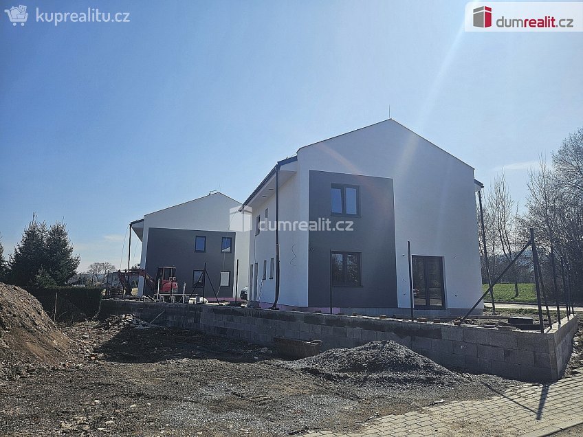 Prodej  stavebního pozemku 831 m^2 Kamenný Újezd, Kamenný Újezd 