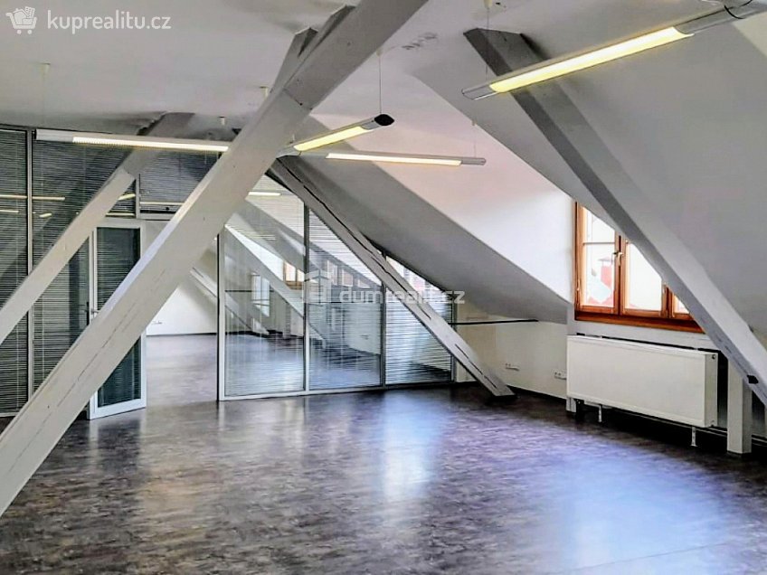 Pronájem  kanceláře 120 m^2 Drtinova, Praha 5 