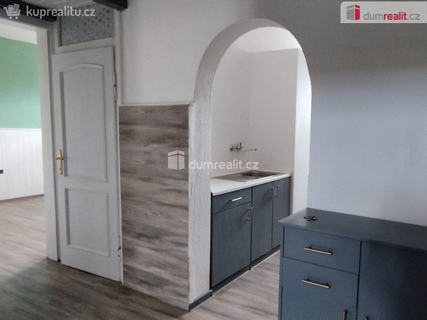 Prodej bytu 3+1 69 m^2 Komenského, Opava 