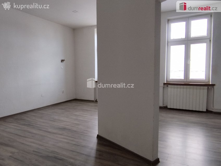 Prodej bytu 3+1 69 m^2 Komenského, Opava 