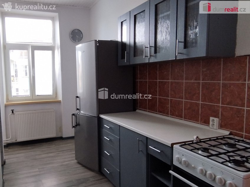 Prodej bytu 3+1 69 m^2 Komenského, Opava 