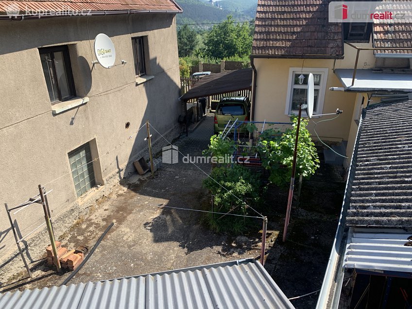 Prodej  rodinného domu 70 m^2 Karlštejn, Karlštejn 
