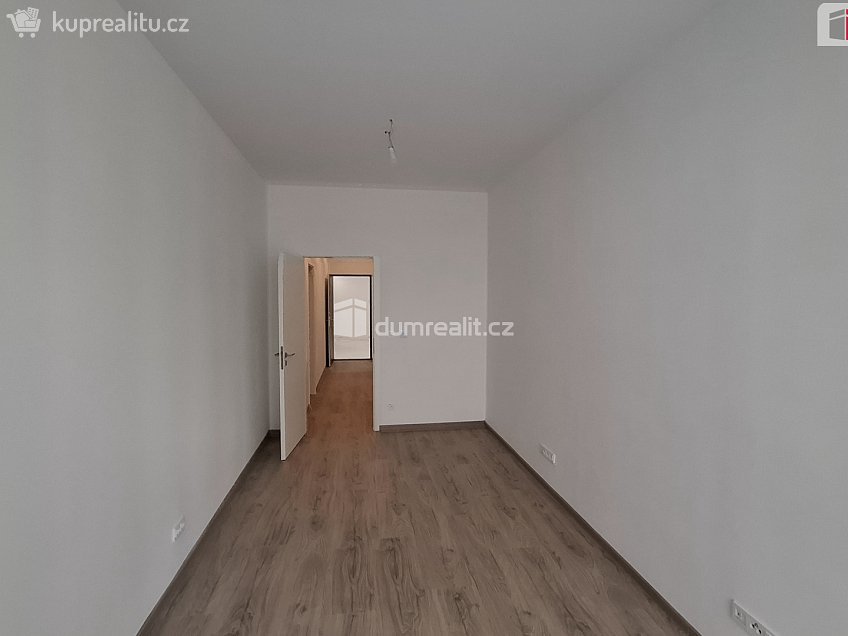 Pronájem bytu 2+kk 61 m^2 Plaská, Plzeň 