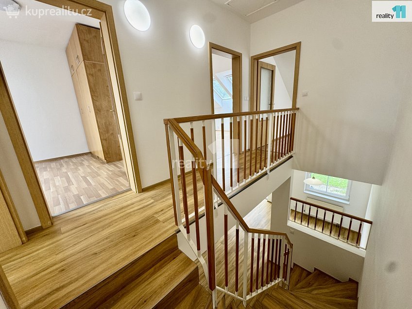 Pronájem  rodinného domu 149 m^2 Menšíkova, Praha-Satalice 