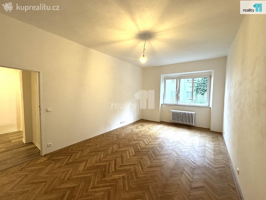 Pronájem bytu 1+1 47 m^2 Kouřimská, Praha 3 