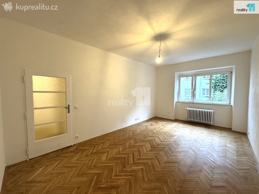 Pronájem bytu 1+1 47 m^2 Kouřimská, Praha 3 