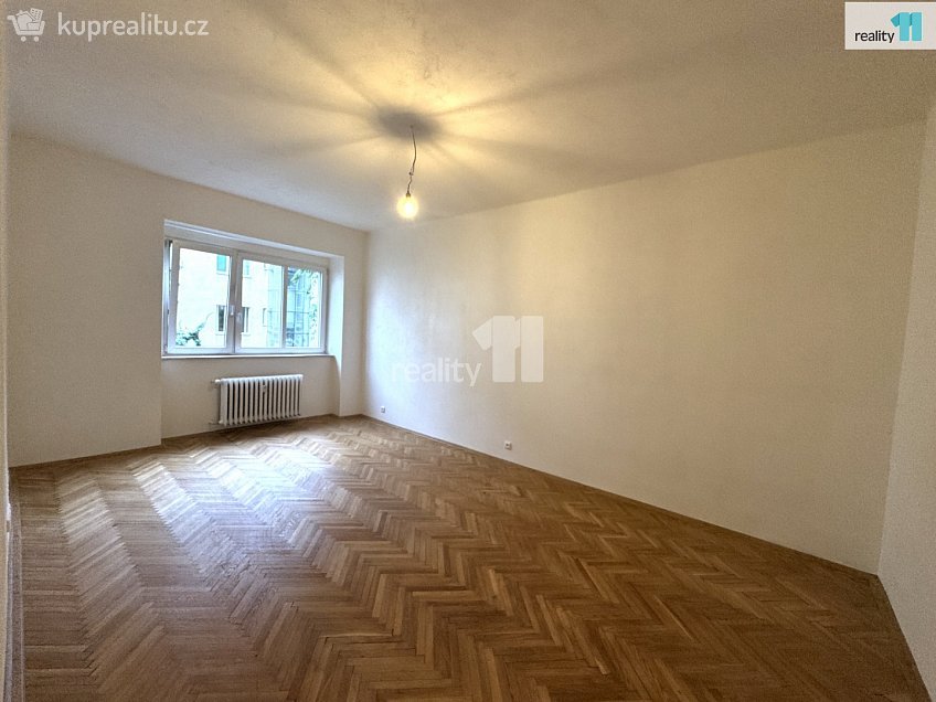 Pronájem bytu 1+1 47 m^2 Kouřimská, Praha 3 