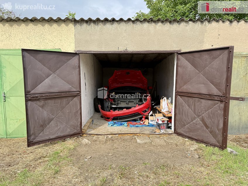 Prodej  garáže 21 m^2 Šmeralova, Lužec nad Vltavou 